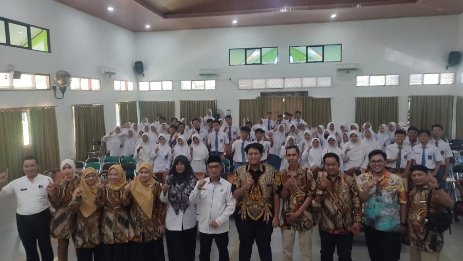 SOSIALISASI FISIP UIN SYARIF HIDAYATULLAH DI MAN 1 BANDAR LAMPUNG