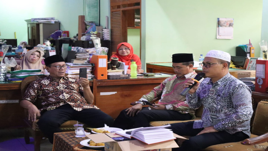 Briefing Rabu Sore Pengurus Kelas Unggul MAN 1 Bandarlampung