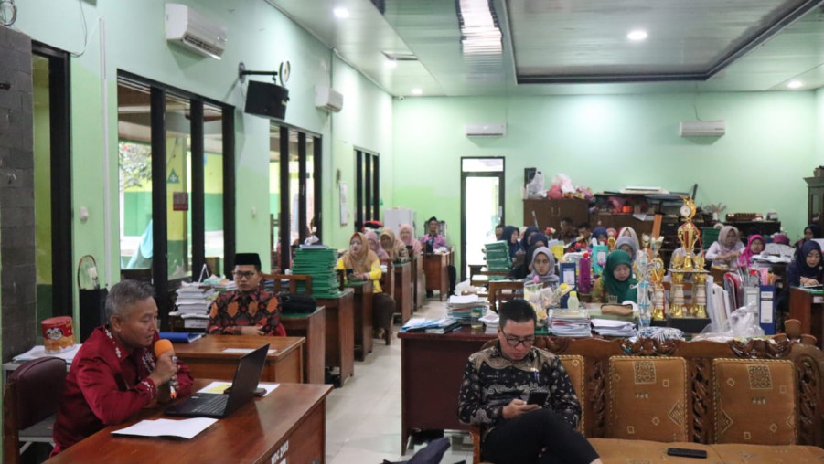 Giat Briefing Pagi MAN 1 Bandarlampung