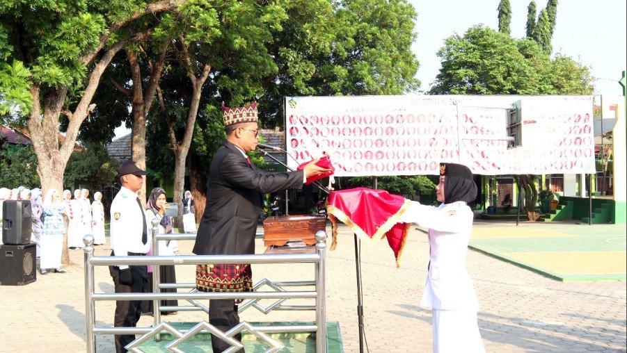 Peringati HUT RI Ke-78, MAN 1 Bandarlampung Gelar Upacara Bendera
