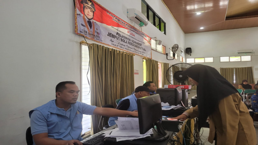 Disdukcapil Lakukan Rekaman E-KTP di MAN 1 Bandar Lampung
