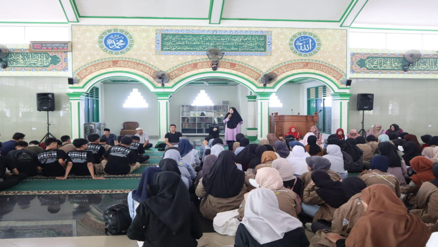 Pelepasan Peserta Studi Kolaborasi MAN 1 Bandar Lampung Tahun 2023