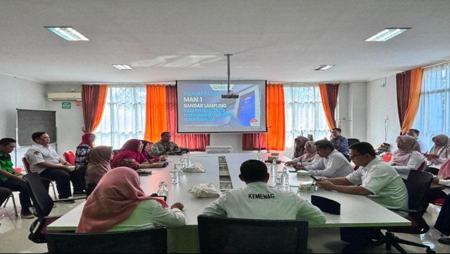 Kunjungan Studi Tiru Tim ZI MAN 1 Bandar Lampung ke SMK SMTI Bandar Lampung