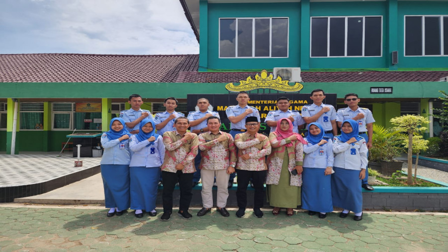 Politeknik Statistik STIS Sambangi MAN 1 Bandarlampung