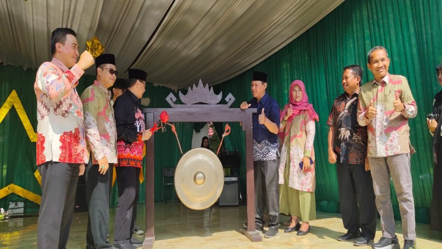 Milad ke-44 MAN 1 Bandarlampung : Menyebarkan Bintang untuk Mengubah Dunia