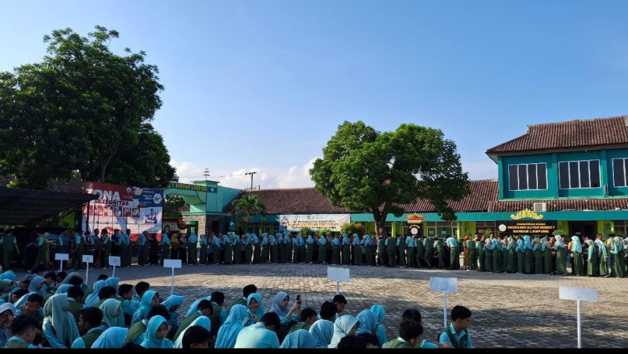 Halal Bihalal Semarakkan Suasana MAN 1 Bandar Lampung di Hari Pertama Masuk Sekolah Pascalibur Idulfitri 1446 H