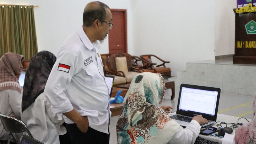 Hadapi Ujian, MAN 1 Bandar Lampung Selenggarakan Kegiatan Sosialisasi Penyusunan Kisi-Kisi Soal AM