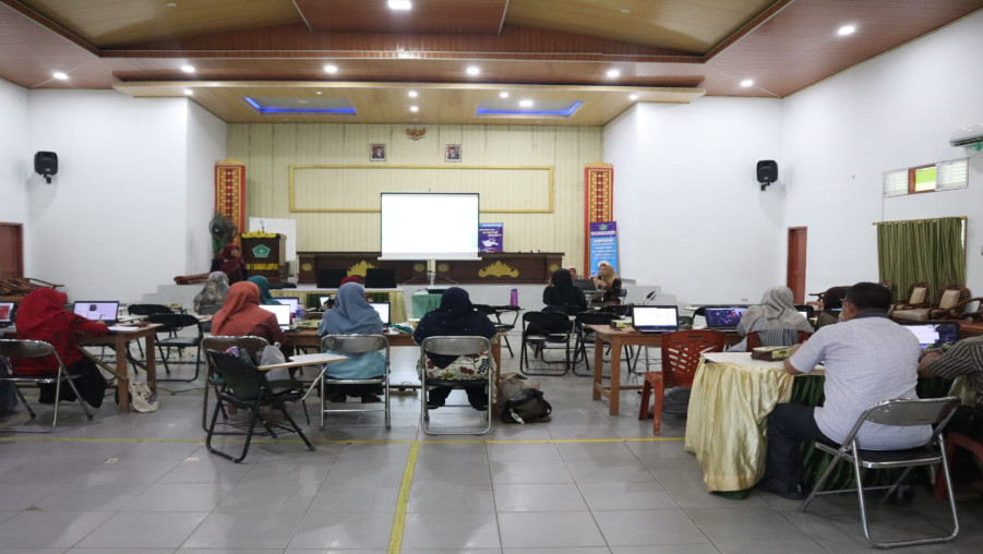 MAN 1 Bandar Lampung Gelar Pelatihan Pembuatan Web Blog