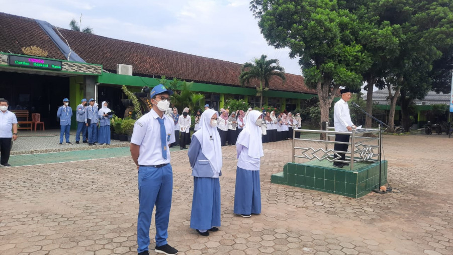 Pimpin Apel Pagi, Wakamad Bidang Kurikulum Tegaskan Jujur dalam PAS