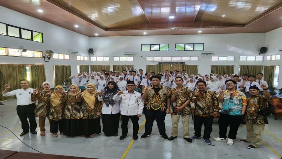 Siswa  - Siswi Kelas XII MAN 1 Bandarlampung Antusias Ikuti Sosialisasi  Fisip UIN Syarif Hidayatullah Jakarta