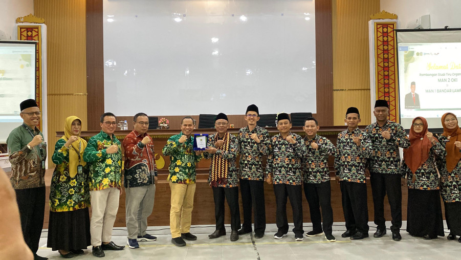 MAN 1 Bandar Lampung Sambut Kunjungan Studi Tiru dari MAN 2 OKI