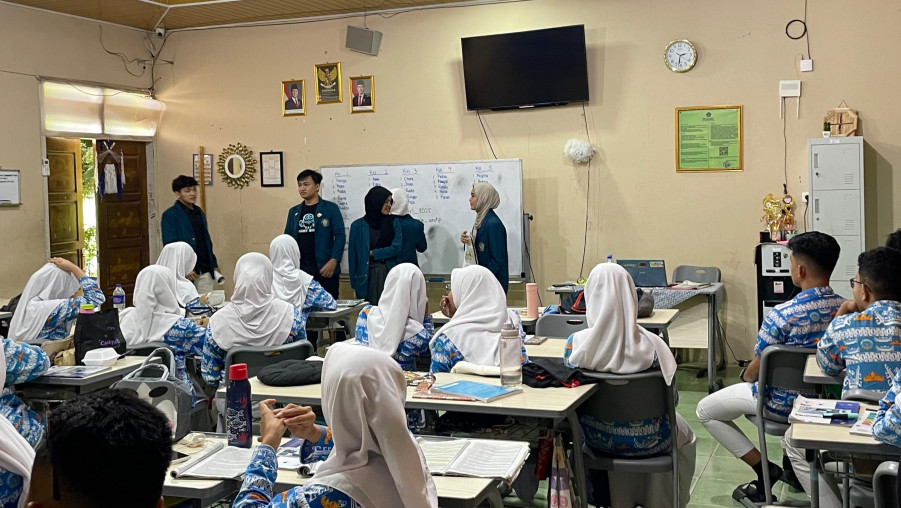 Sosialisasi Universitas Diponegoro di MAN 1 Bandar Lampung