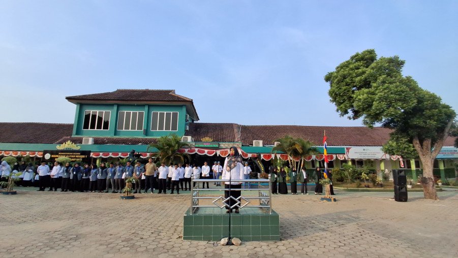 Apel Pagi MAN 1 Bandar Lampung: Membangun Karakter dengan Kurikulum Berbasis Cinta