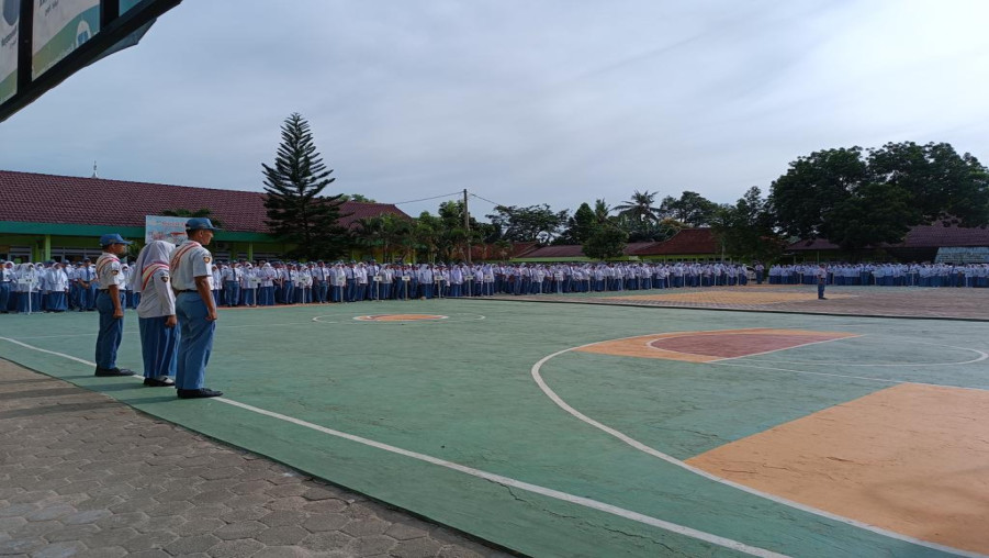 Rutinitas Pelaksanaan Upacara Bendera Hari Senin MAN 1 Bandar Lampung
