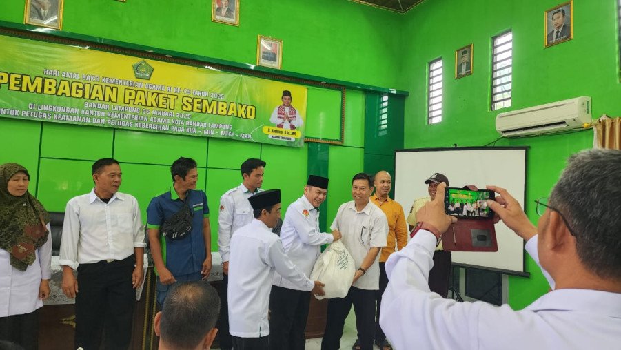 MAN 1 Bandarlampung Terima Paket Sembako dari Kantor Kementerian Agama Kota Bandarlampung