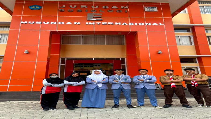 Tiga Peserta Didik MAN 1 Bandarlampung Ikuti Kompetisi Debat Tingkat Provinsi