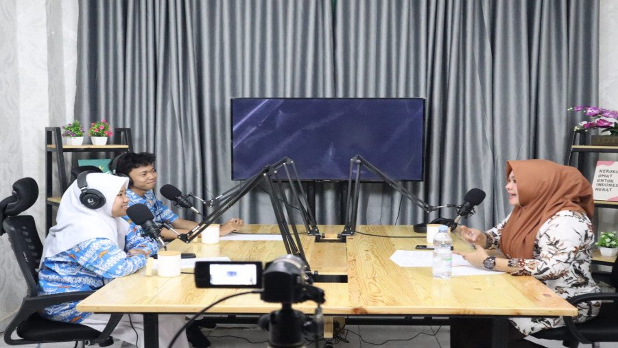 Dua Peserta Didik MAN 1 Bandarlampung Diundang Podcast Kantor Wilayah Kementerian Agama Provinsi Lampung