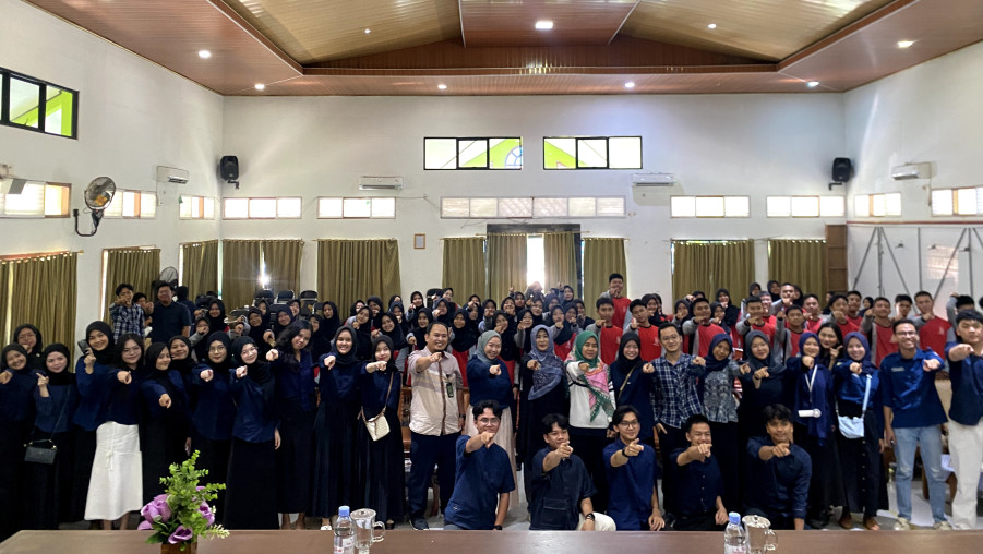 Sosialisasi Gizi Remaja dari Fakultas Kedokteran UNILA di MAN 1 Bandar Lampung