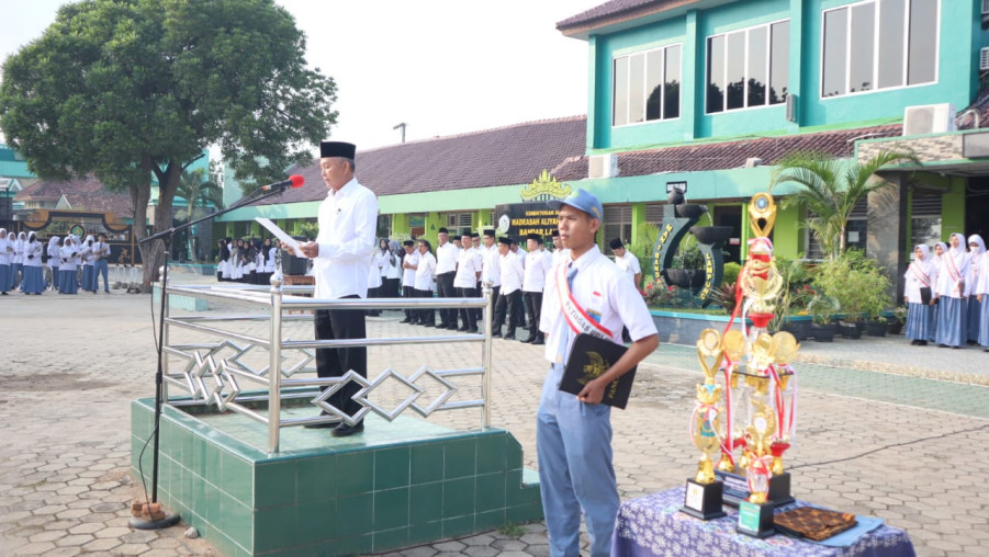 Gelorakan Semangat Kebangkitan, MAN 1 Bandarlampung Gelar Upacara