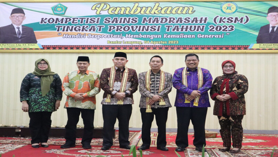 Pembukaan Kompetisi Sains Madrasah (KSM) tingkat Provinsi Lampung yang bertema mandiri berprestasi membangun kemuliaan generasi.