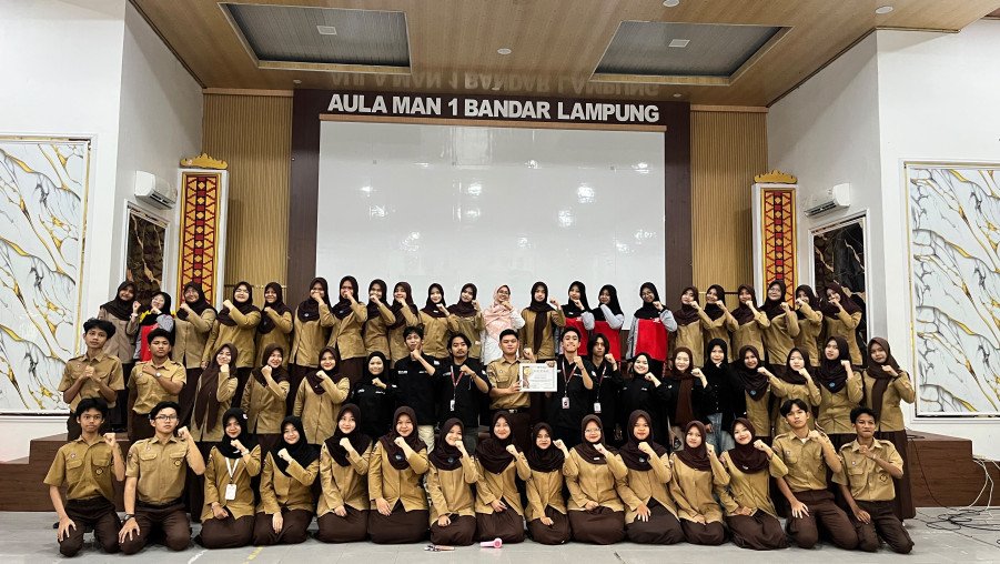 Pilar Ekonomi Unila dan Jurnalis MAN 1 Bandar Lampung Jalin Kolaborasi