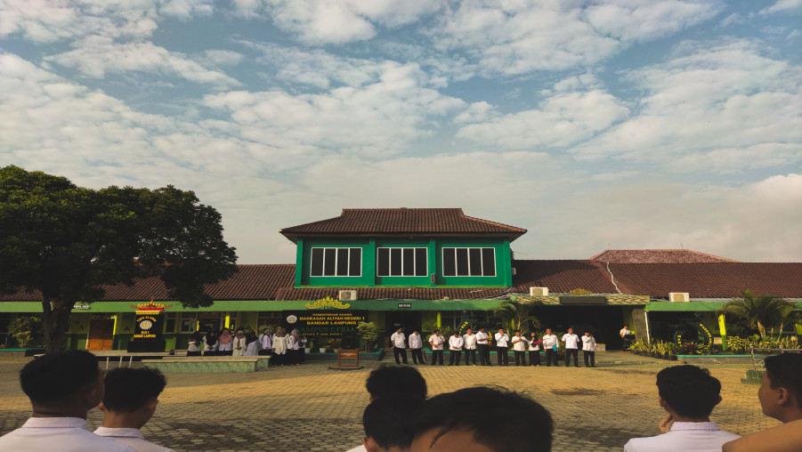 MAN 1 Bandarlampung Gelar Apel Pembukaan Asesmen Sumatif Akhir Semester Tahun Ajaran 2023/2024