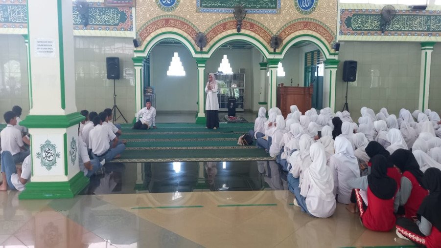 Siswa-Siswi Kelas XII MAN 1 Bandarlampung Ikuti Sosialiasi CCIT Fakultas Teknik UI