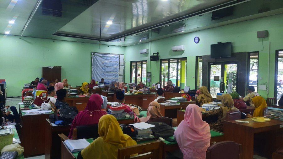 Sambut Tahun Pelajaran Baru MAN 1 Bandar Lampung Adakan Rapat Pembagian Tugas