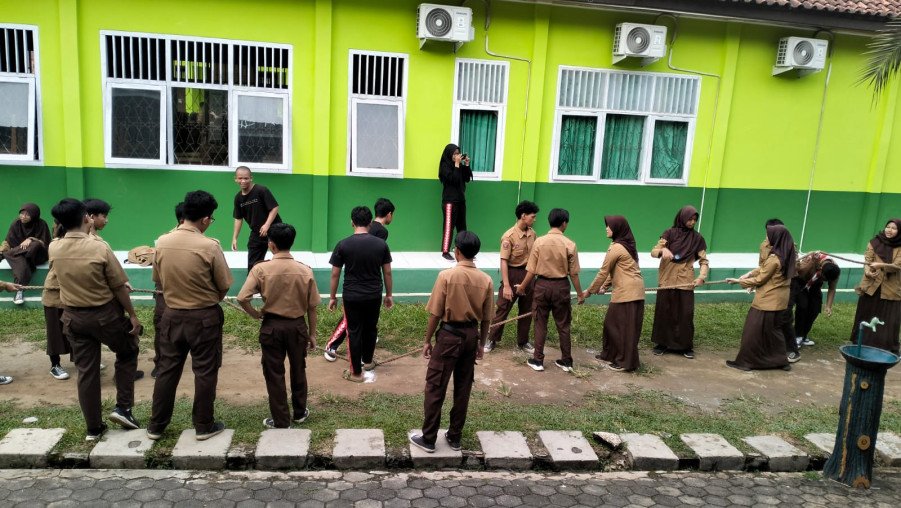Pramuka MAN 1 Bandarlampung Ikuti Outbound Ceria