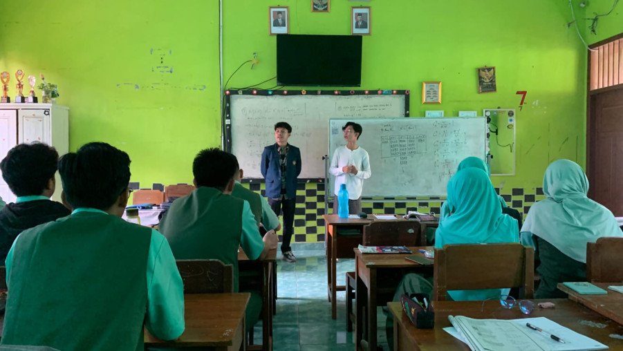 Jelang Seleksi Masuk Perguruan Tinggi Negeri, UNBRA Malang Lakukan Sosialisasi di MAN 1 Bandarlampung