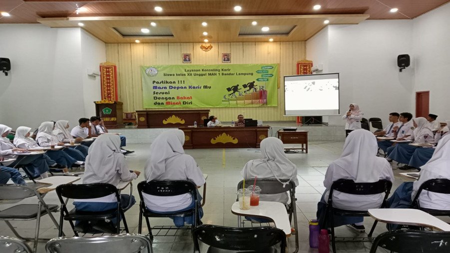 Siswa Kelas XII Unggul MAN 1 Bandarlampung Ikuti Bimbingan Karier