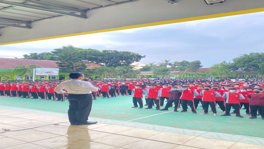 Apel Pagi,Wakamad Bidang Kesiswaan Ajak Para Siswa untuk Berinovasi