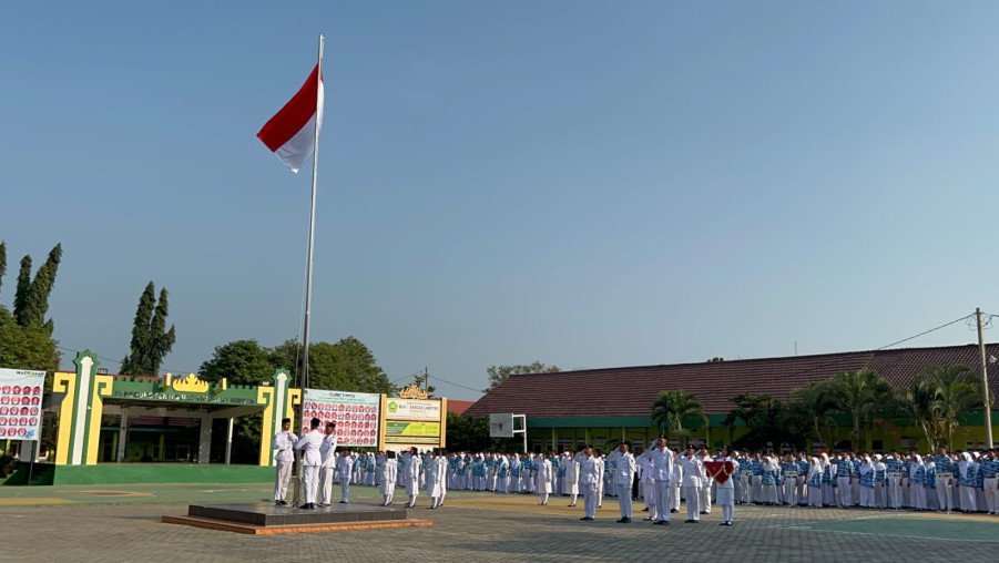 MAN 1 Bandar Lampung Menggelar Upacara peringatan HUT ke-78 Republik Indonesia