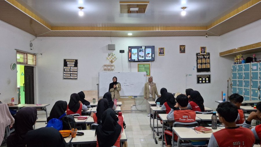 Siswa Kelas XII MAN 1 Bandarlampung Ikuti Sosialisasi dari UGM