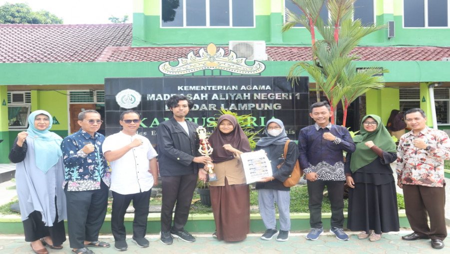 Siswi MAN 1 Bandar Lampung Sumbang Medali di Ajang Olimpiade Fisika HIMAFI ITERA