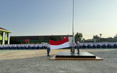 MAN 1 Bandar Lampung Laksanakan Upacara Rutin Hari Senin
