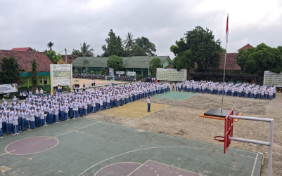 MAN 1 Bandar Lampung Laksanakan Upacara Rutin Hari Senin