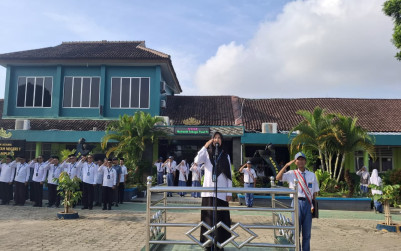 Giat Upacara Bendera MAN 1 Bandar Lampung: Pentingnya Validasi dan Persiapan TKA