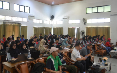 Pelatihan Publikasi dan Dokumentasi Kegiatan Kokurikuler di Website MDC MAN 1 Bandar Lampung